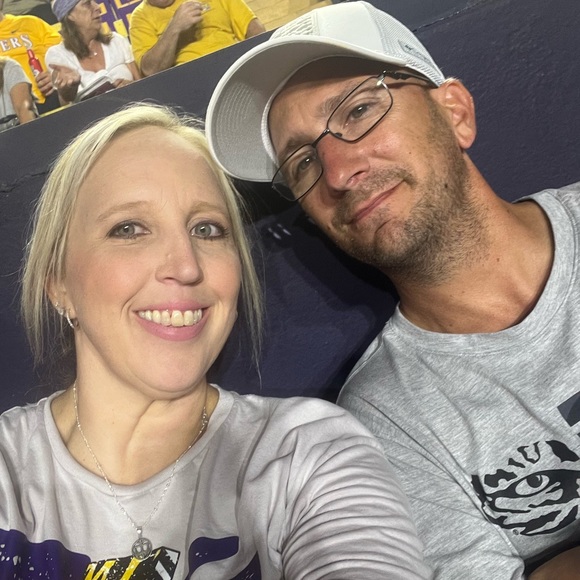 Amanda Bratton - Poshmark Profile Picture of Amanda Bratton (@abratton91011) on Poshmark