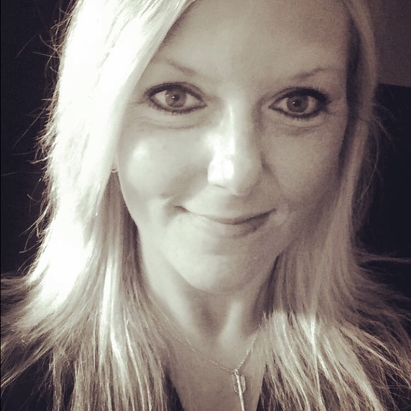 Profile Picture of Kay Higgins (@kayhmg) on Poshmark