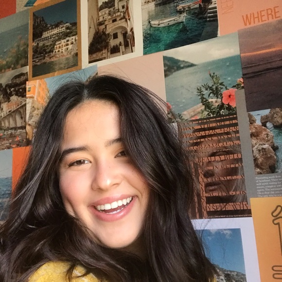 Profile Picture of Bella Accetturo (@igaccetturo) on Poshmark