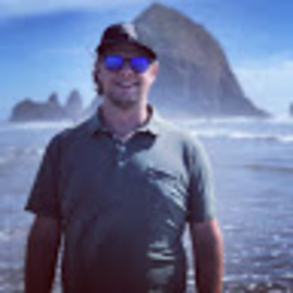 Profile Picture of E. andrews Feigenbaum (@feigenbaume) on Poshmark