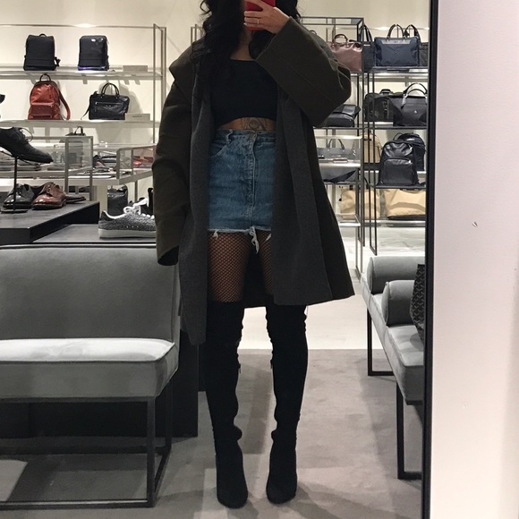 Profile Picture of Bella Alvarado (@isabellaalva) on Poshmark