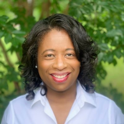 Profile Picture of Crystal McKenzie (@C_McKenzie19) on Twitter