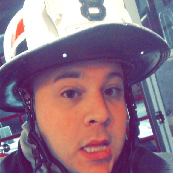 Profile Picture of Patrick Dennison (@eng8box) on Poshmark