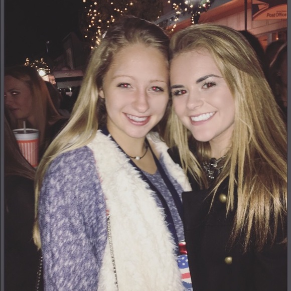 Profile Picture of Avery Curington (@averylee21) on Poshmark