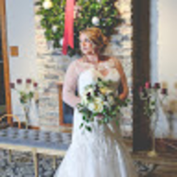 Profile Picture of Ashley Fritzler (@ashleygalsterer) on Poshmark