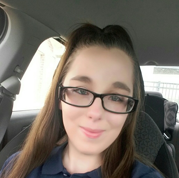 Profile Picture of Destiny Longstaff (@desbecronreb) on Poshmark
