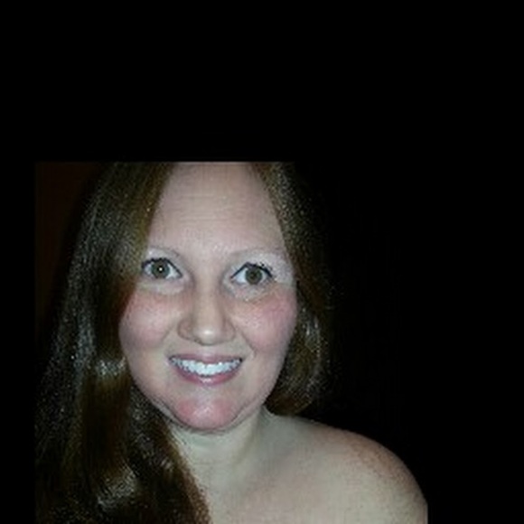Profile Picture of Jami Arnold (@jjarnold38) on Poshmark