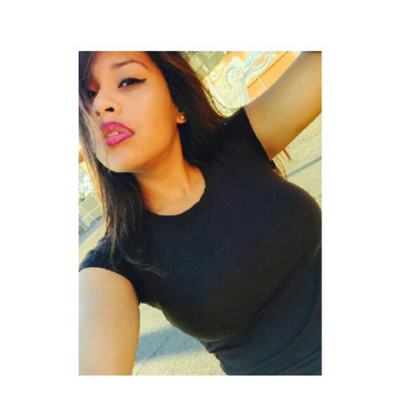 Profile Picture of Erika Galindo (@erikagalindo98) on Poshmark