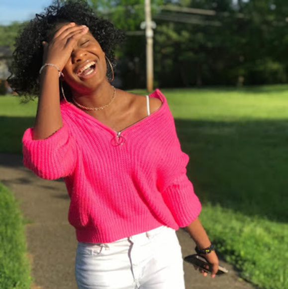 Profile Picture of Sarah Mbombu (@mbombusarah) on Poshmark