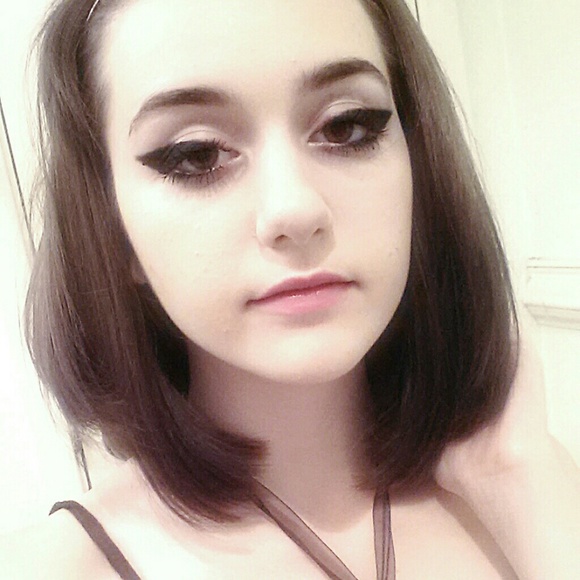 Profile Picture of Nadia Wilson (@spid3rto3s) on Poshmark