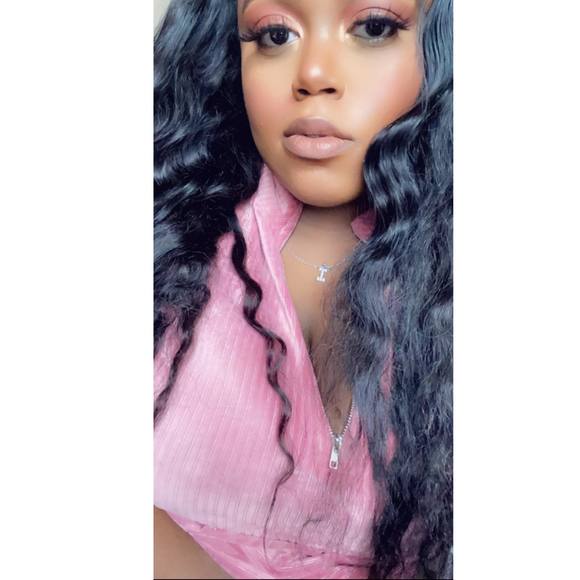 Profile Picture of Ivana Charde' (@ivanacharde) on Poshmark