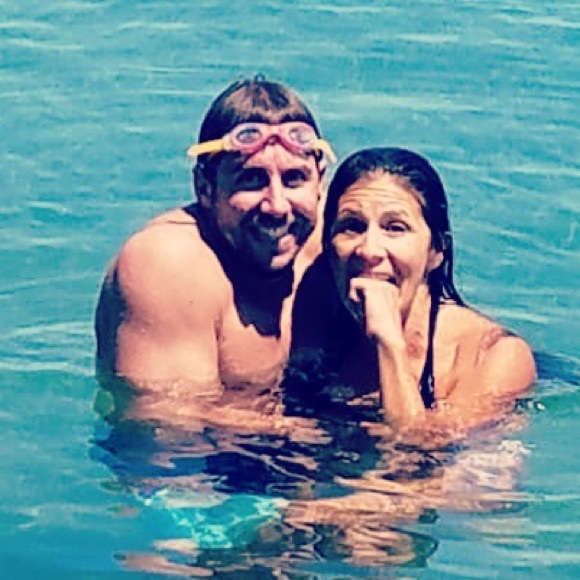 Profile Picture of Larina De la rosa (@laridelar) on Poshmark