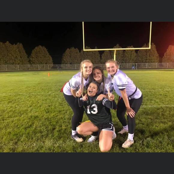 Chloe Farver - Poshmark Profile Picture of Chloe Farver (@chloe_1_2) on Poshmark