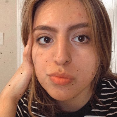 Profile Picture of Daniela Flores (@daaanilaa) on Twitter