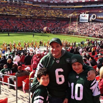 Profile Picture of Jeff Gluck (@jeffgluck_cbiz) on Twitter