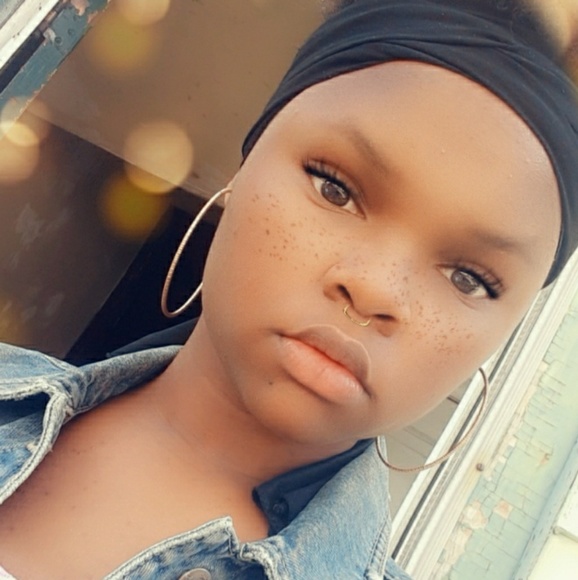 Profile Picture of Jontionna Guelledge (@guelledgej) on Poshmark