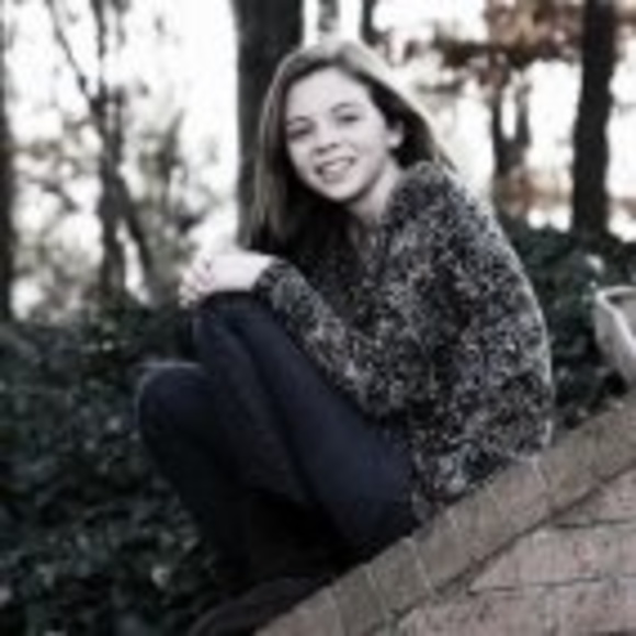 Profile Picture of Leah Scott (@jeiz) on Poshmark