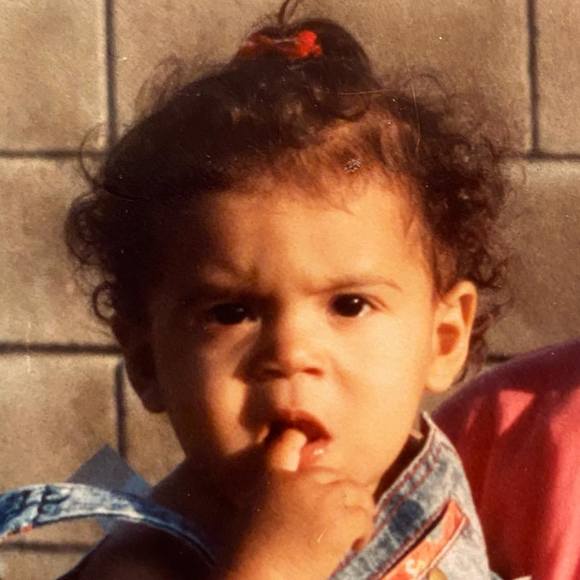 Profile Picture of Alexandra Galeano (@agaleano280) on Poshmark