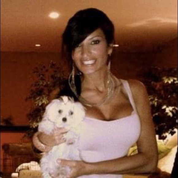 Profile Picture of Natela King (@natela_king) on Poshmark