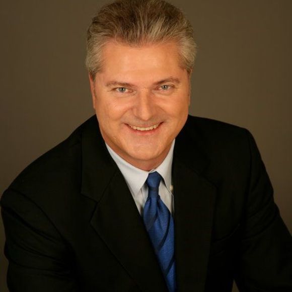 Profile Picture of Robert May (@robertmay227) on Poshmark