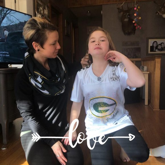 Profile Picture of Cassie Hubanks (@hubancl) on Poshmark