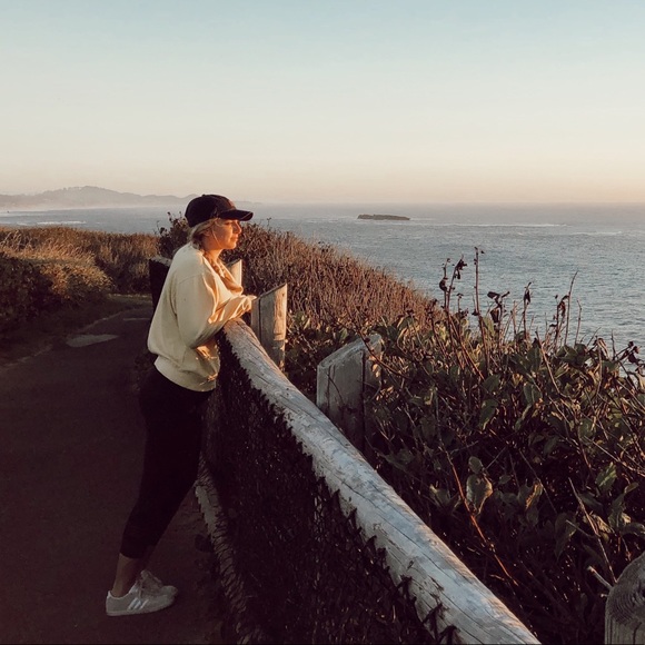 Profile Picture of Darbi Moore (@darbimoore) on Poshmark