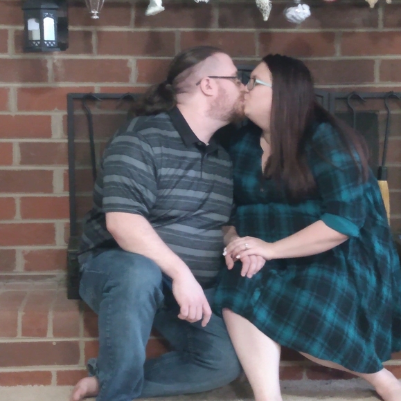 Profile Picture of Renee Troncoso (@reneetroncoso) on Poshmark