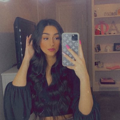 Profile Picture of Sav (@savannahwood74) on Twitter