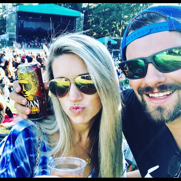 Profile Picture of Nicole Sauve (@niccimsauve) on Poshmark