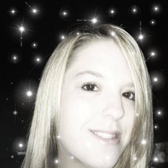 Profile Picture of Amy Goad (@aim_r04) on Poshmark
