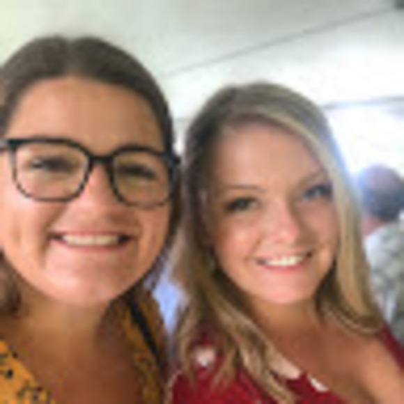 Profile Picture of Nicole Monk (@nicmonk17) on Poshmark