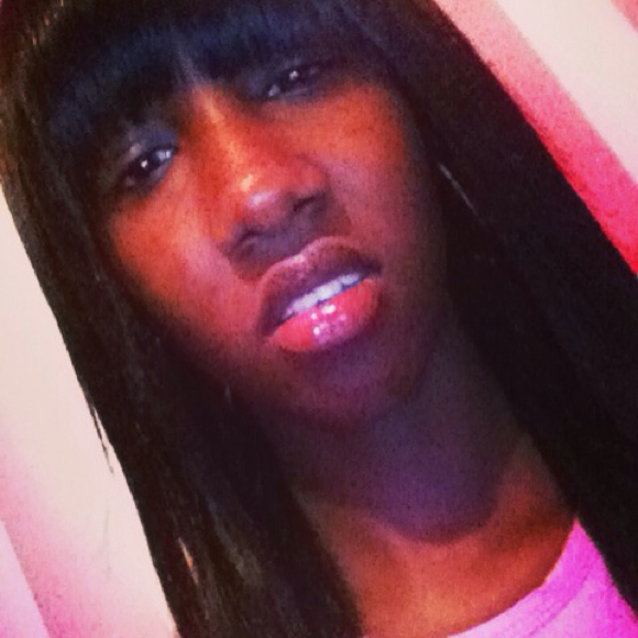 Profile Picture of Stephanie Watson (@stephaniebol) on Poshmark