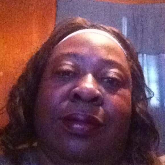 Profile Picture of Brenda Mccormick (@hotcaked) on Poshmark