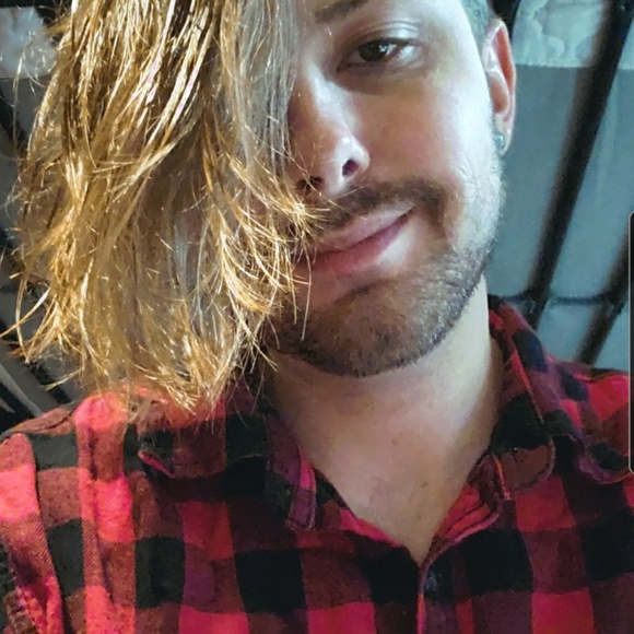 Profile Picture of Thomas Moses (@thomasmoses107) on Poshmark