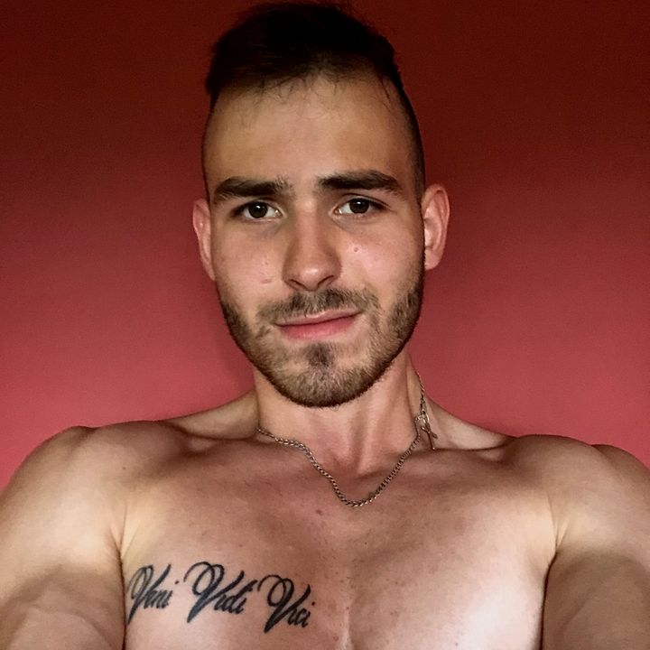 Profile Picture of Robert Kaniewski (@alpharobert) on Tiktok