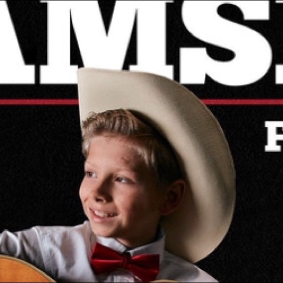 Profile Picture of Lea Contillo (@leabeach) on Poshmark