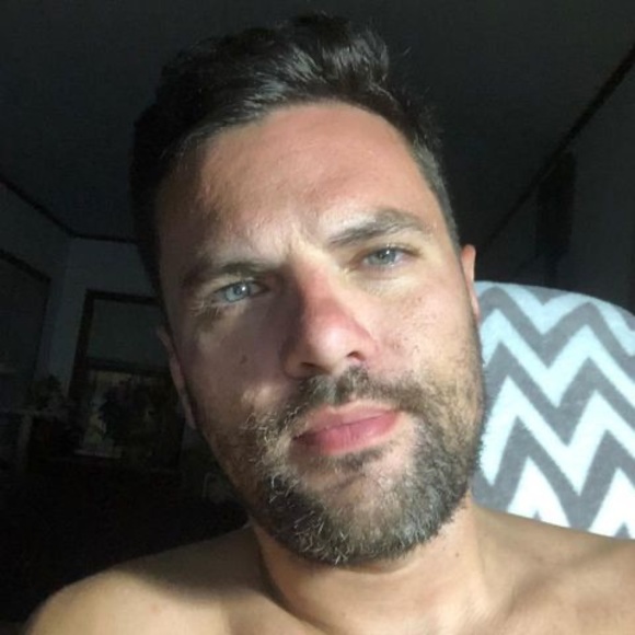 Profile Picture of Robby Gray (@robbygray895) on Poshmark