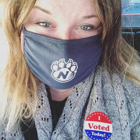 Profile Picture of Cj Holthaus (@cholthaus) on Poshmark