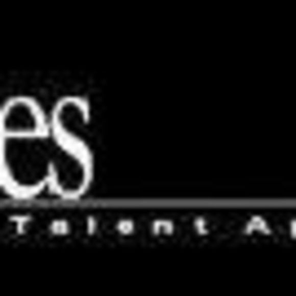 Profile Picture of Janie Olmstead (@janieolmstead) on Poshmark