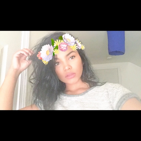 Profile Picture of Luisamel Cornelio (@luisamel) on Poshmark