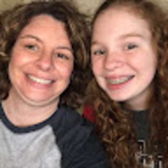 Profile Picture of Leslie Sauzek (@ljsauzek) on Poshmark