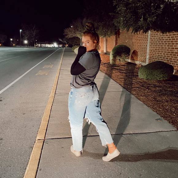 Profile Picture of Alexis Markley (@alexismarkley) on Poshmark