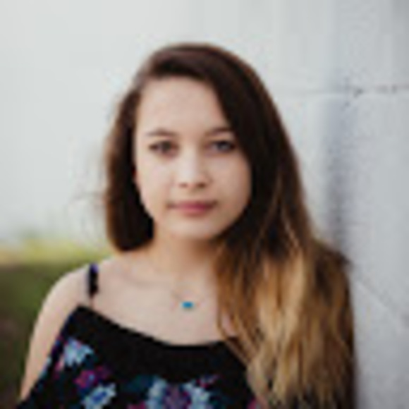Profile Picture of Noelle Miner (@noellemminer) on Poshmark