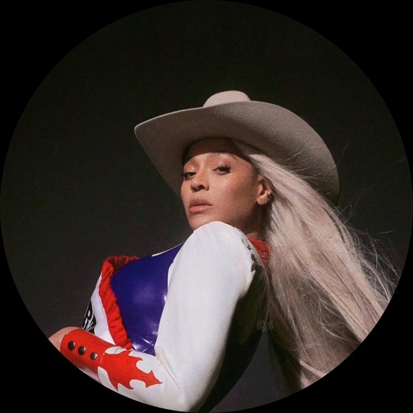 Profile Picture of Senita Portlock (@sp15908) on Poshmark