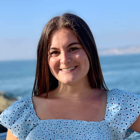 Profile Picture of Rachel Scrudato (@rescrudato) on Poshmark