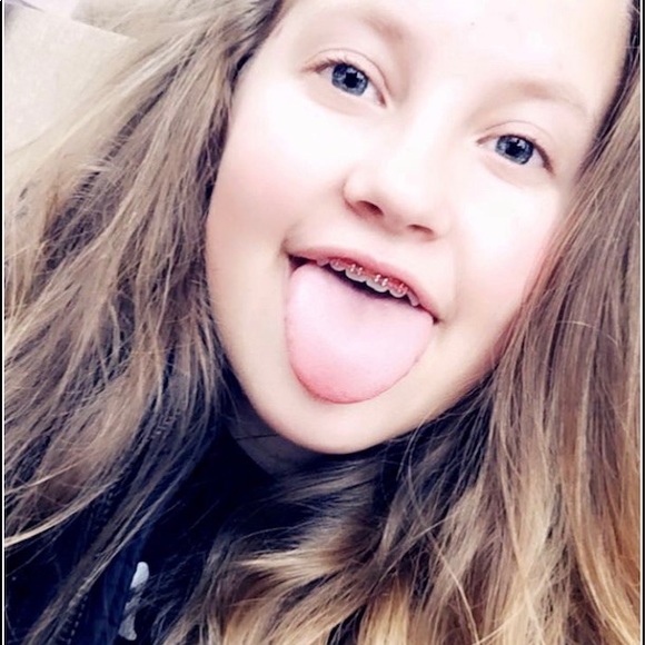 Profile Picture of Breezy Rowe (@breezy100rowe) on Poshmark