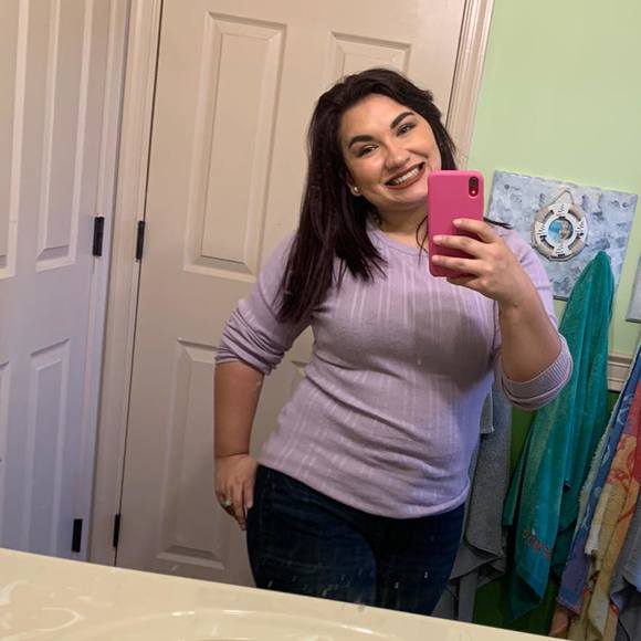 Profile Picture of Alyssa anne Almendarez (@alley96) on Poshmark
