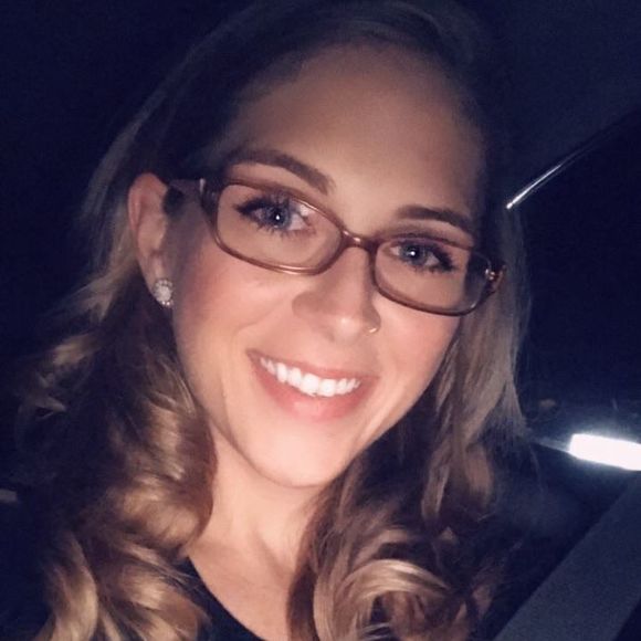 Profile Picture of Rachel Eliassen (@racheleliassen) on Poshmark