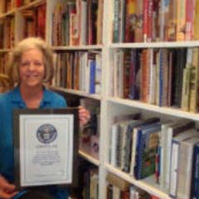 Profile Picture of Sue Jimenez (@4000cookbooks) on Twitter