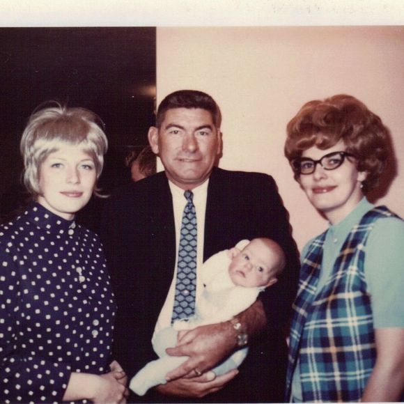 Profile Picture of Linda Shuck (@lindaeshuck) on Poshmark